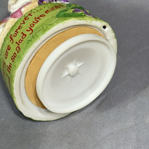 Vintage JSNY Sisters Are Forever Ceramic Music Box Cuddling Cats Sibling Gift - Picture 8 of 8